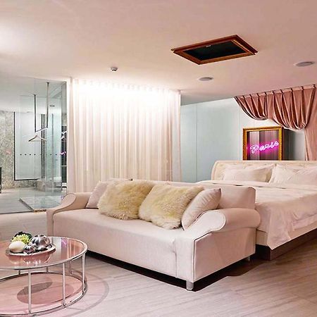 All-Ur Boutique Motel-Hsin Chu Branch Хсинчу Сити Екстериор снимка